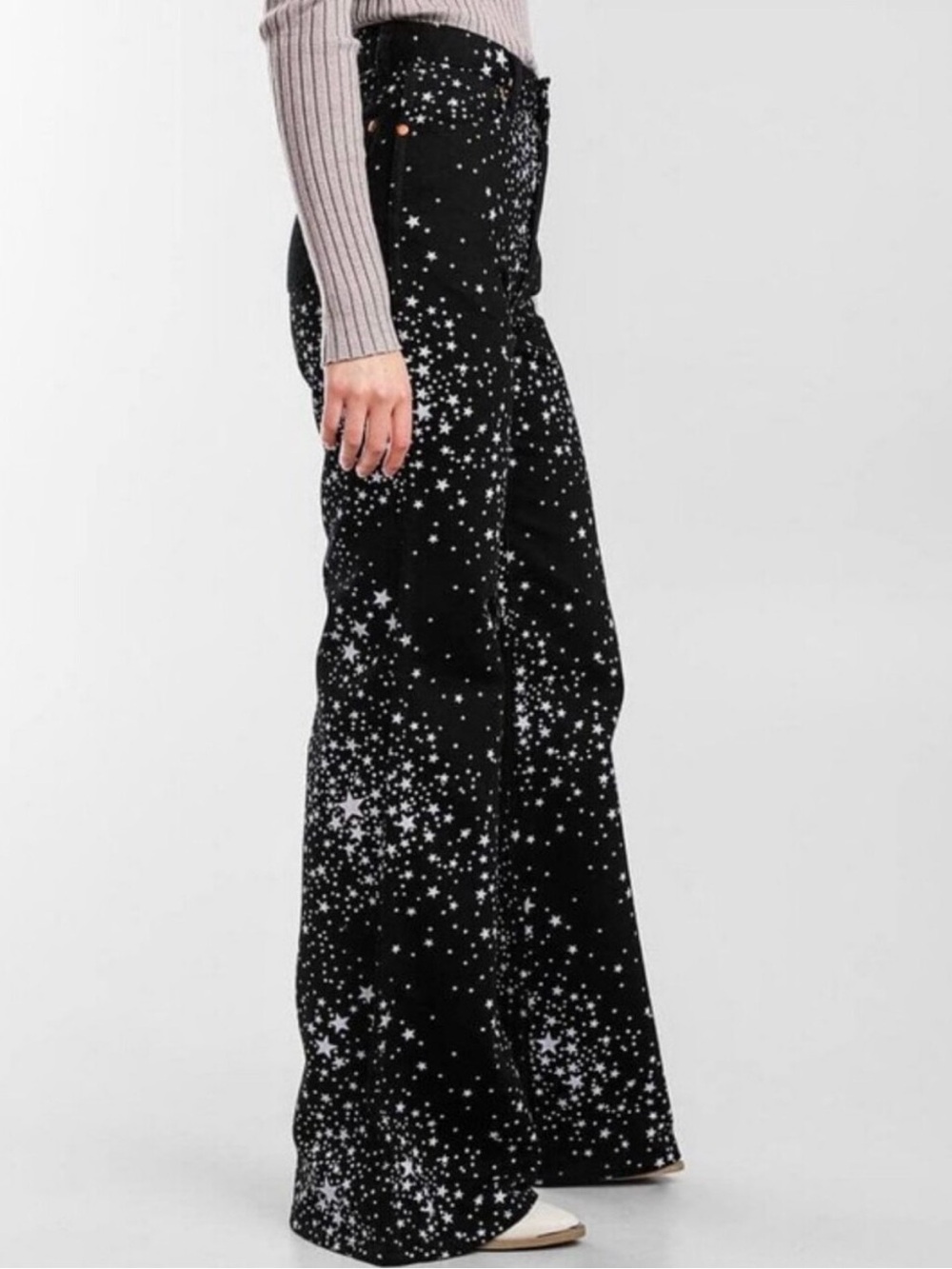 ⭐ WRANGLER "WANDERER" BLACK FLARE WIDE HIGH RISE JEANS WITH WHITE STARS⭐ - Picture 5 of 10